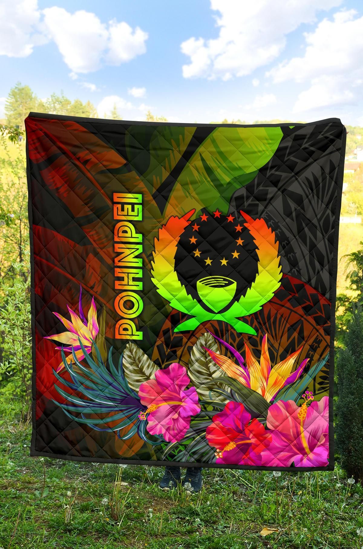 Pohnpei Polynesian Premium Quilt -  Hibiscus and Banana Leaves