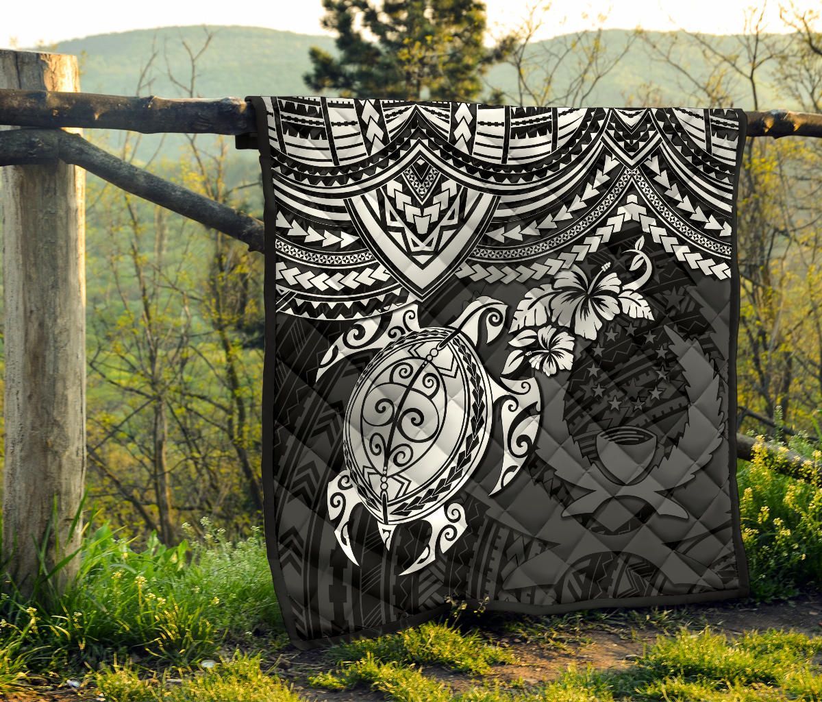 Pohnpei Polynesian Premium Quilt - Polynesian White Turtle