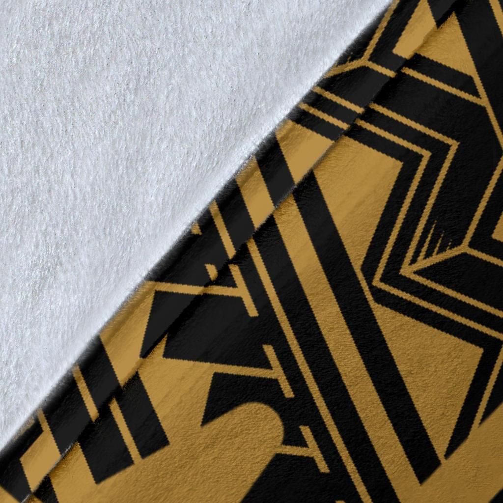 Pohnpei Premium Blanket - Pohnpei Seal In Heartbeat Patterns Style (Gold)