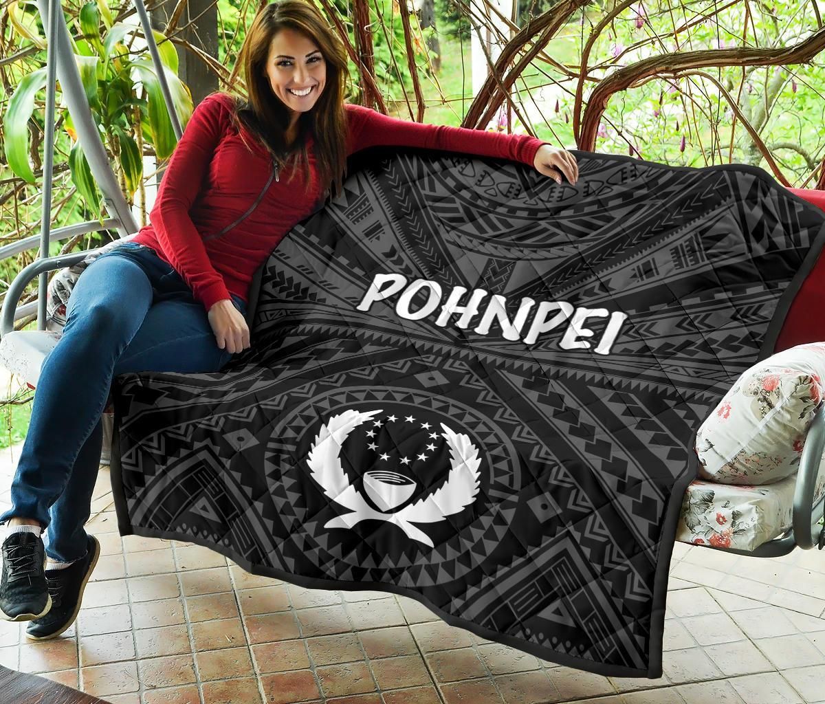 Pohnpei Premium Quilt - Pohnpei Seal With Polynesian Tattoo Style ( Black)