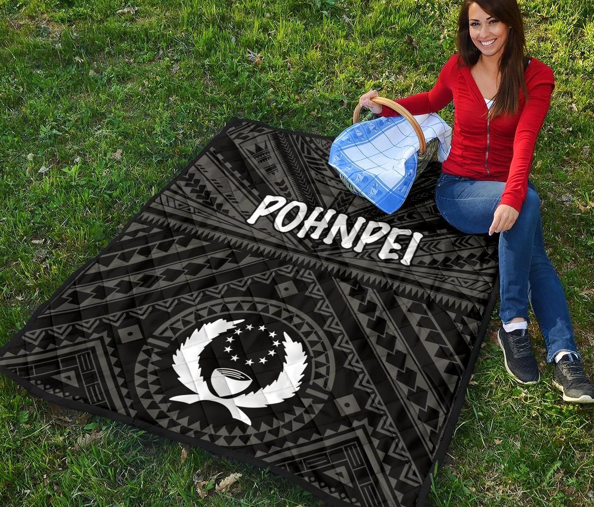 Pohnpei Premium Quilt - Pohnpei Seal With Polynesian Tattoo Style ( Black)