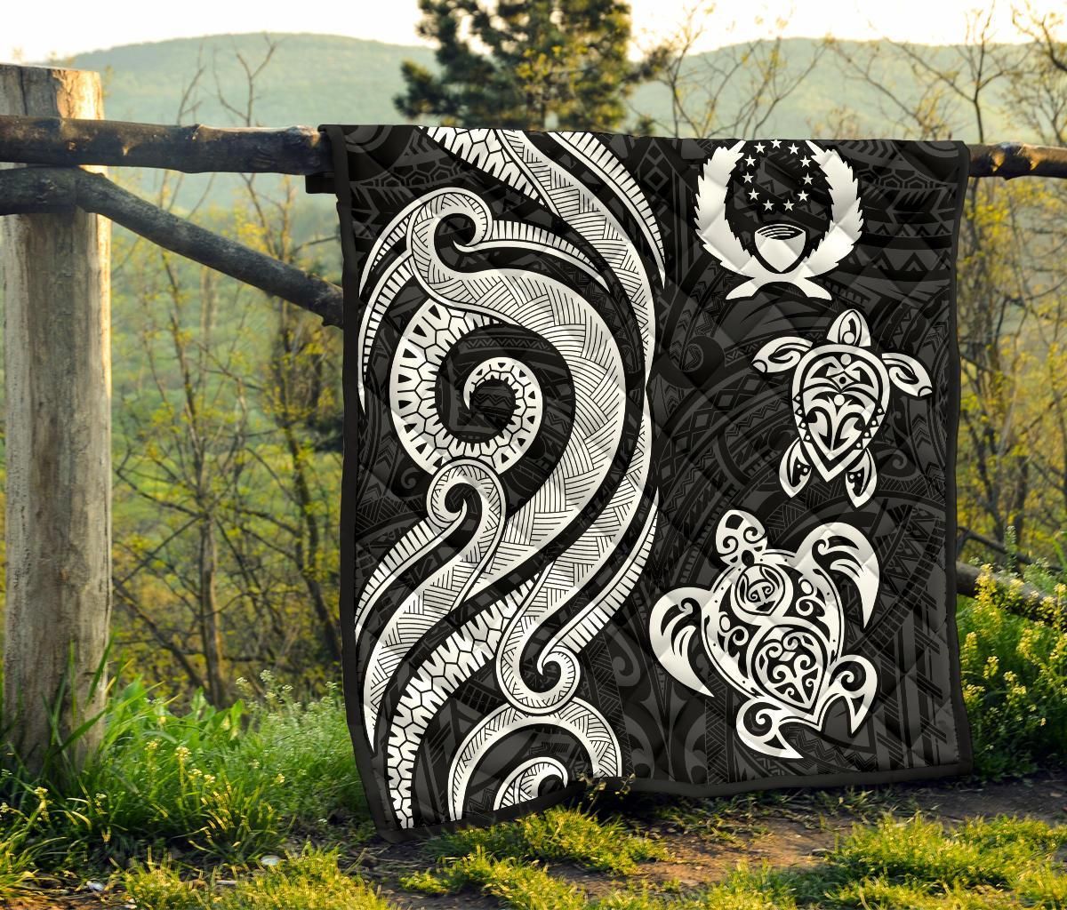 Pohnpei Premium Quilt - White Tentacle Turtle