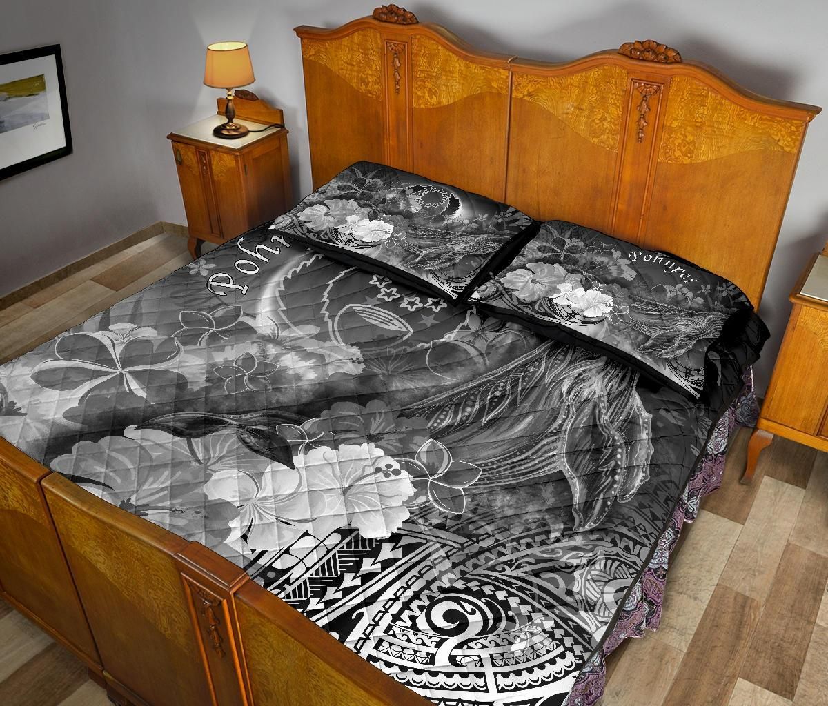 Pohnpei Quilt Bed Set - Humpback Whale with Tropical Flowers (White)