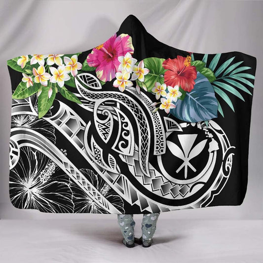 Polynesian Hawaii Kanaka Maoli Hooded Blanket - Summer Plumeria (Black)