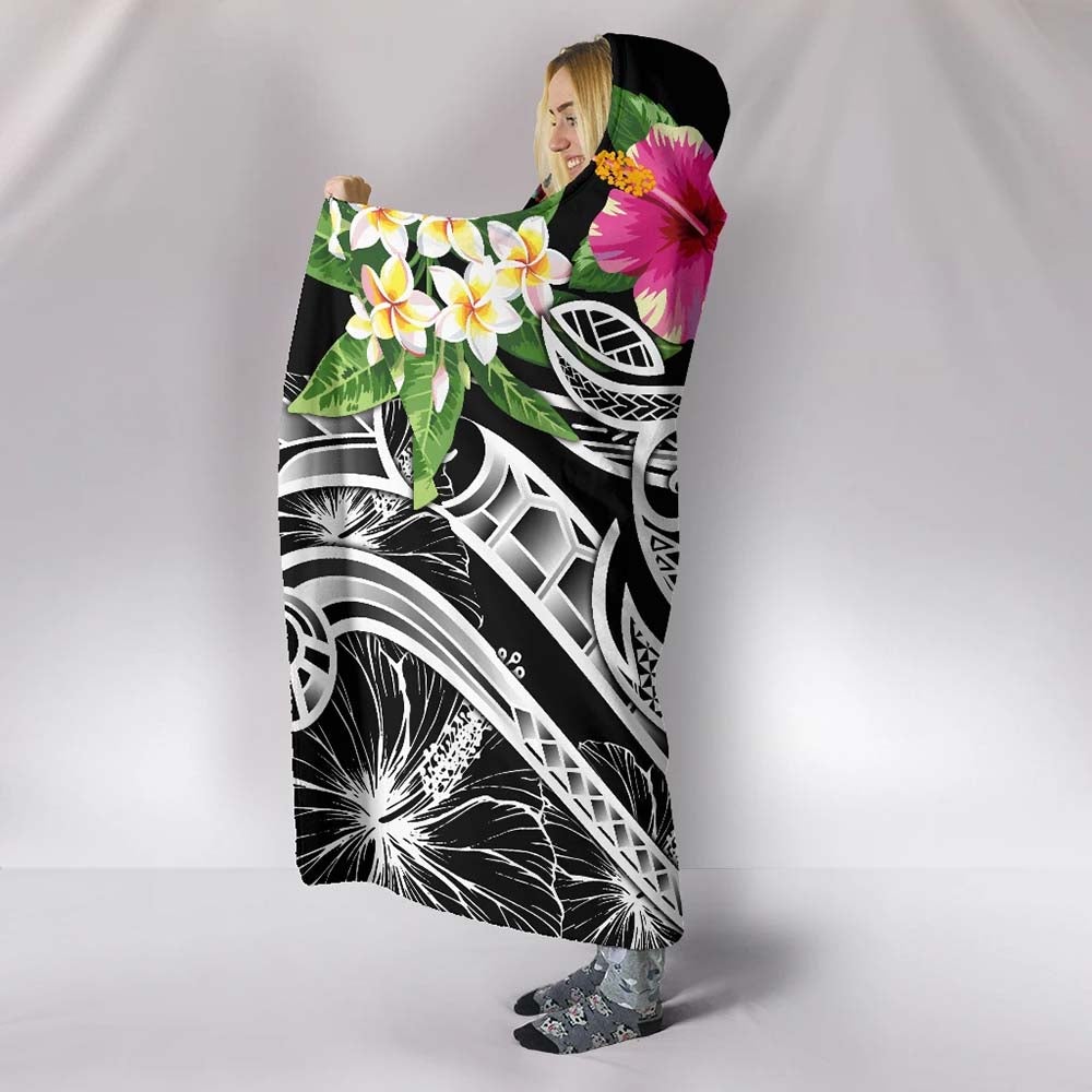Polynesian Hawaii Kanaka Maoli Hooded Blanket - Summer Plumeria (Black)