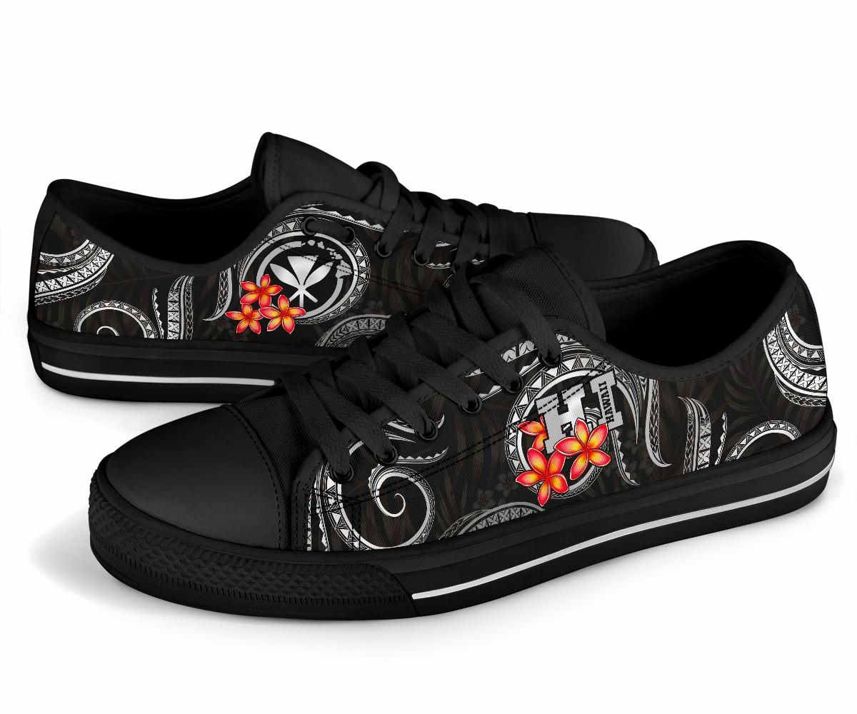 Polynesian Hawaii Low Top Shoes - Black Plumeria
