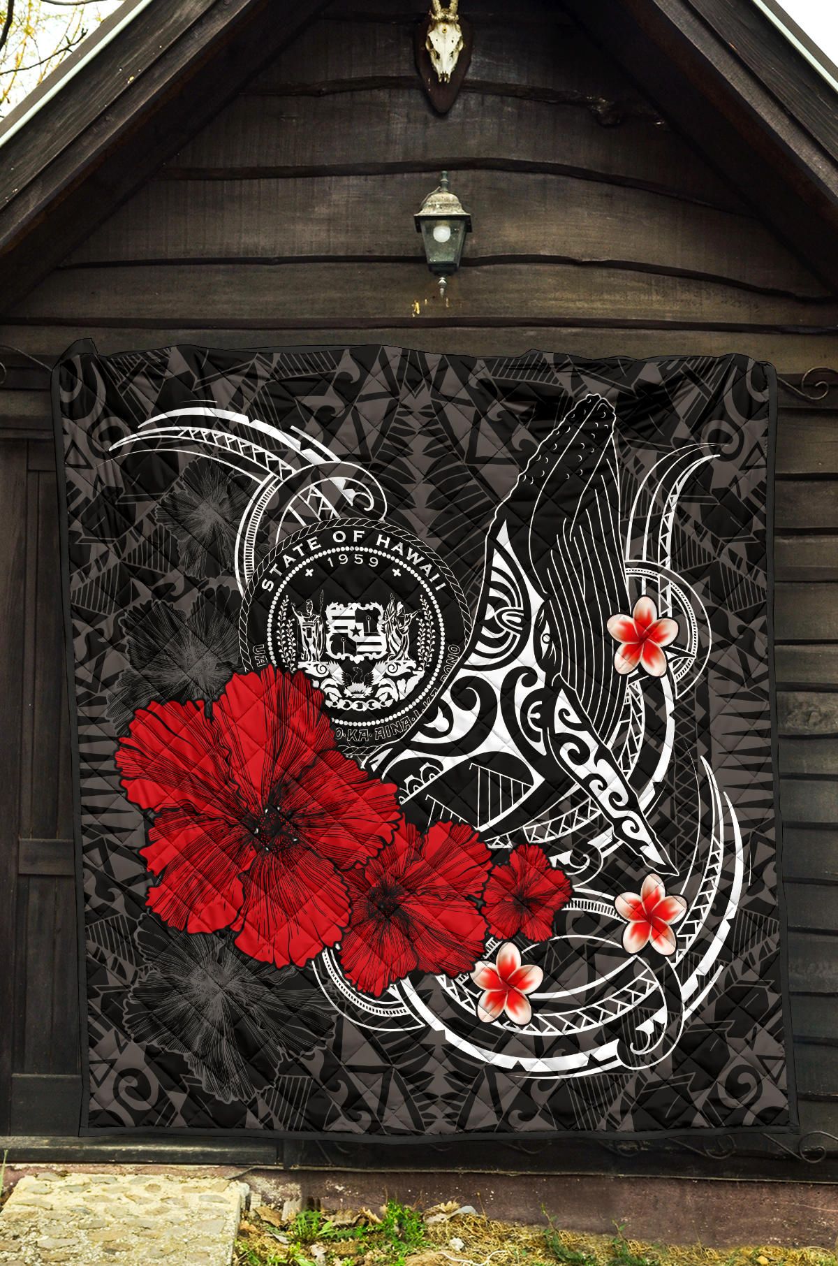 Polynesian Hawaii Premium Quilt - Humpback Whale with Hibiscus (White)