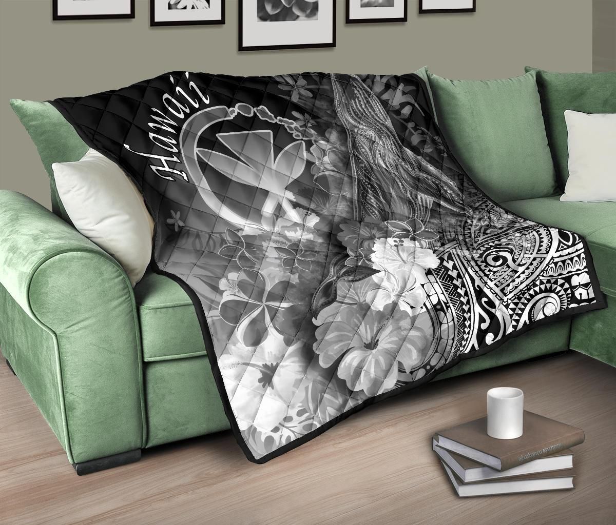 Polynesian Hawaii Premium Quilt - Kanaka Maoli Humpback Whale with Tropical Flowers (White)