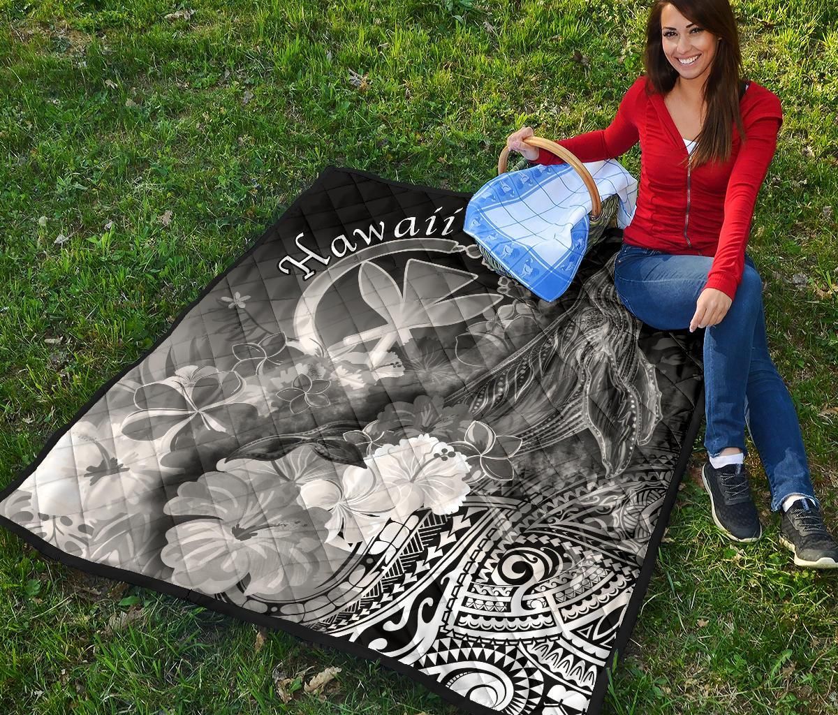 Polynesian Hawaii Premium Quilt - Kanaka Maoli Humpback Whale with Tropical Flowers (White)