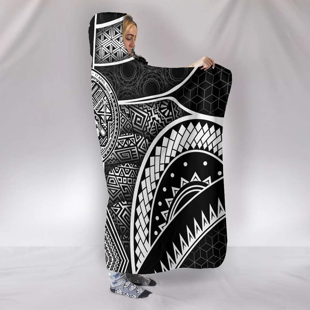 Polynesian Hooded Blankets - American Samoa Coat Of Arm With Poly Patterns