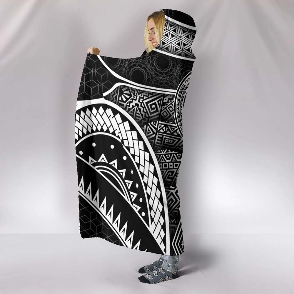 Polynesian Hooded Blankets - American Samoa Coat Of Arm With Poly Patterns