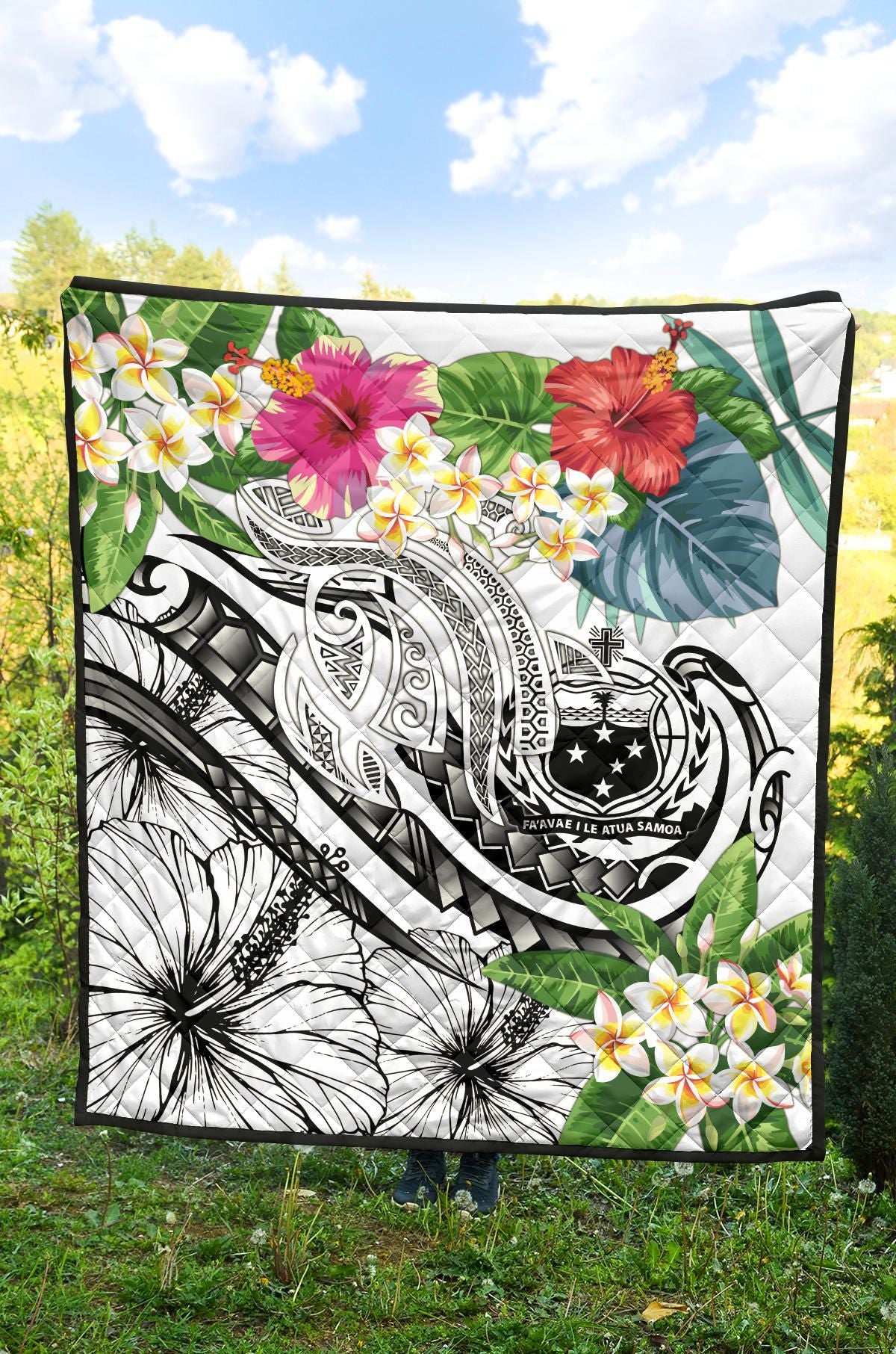 Polynesian Samoa Premium Quilt - Summer Plumeria (White)