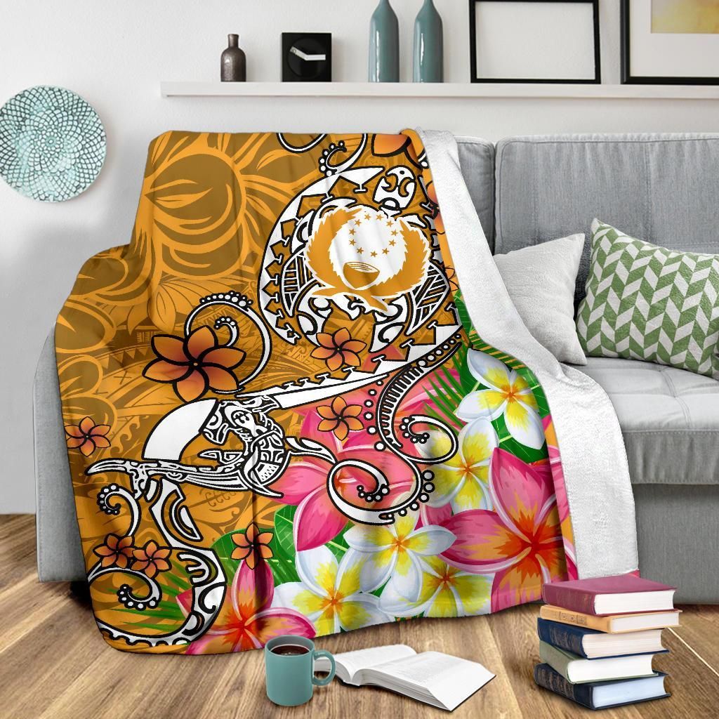 Pohnpei Premium Blanket - Turtle Plumeria (Gold)