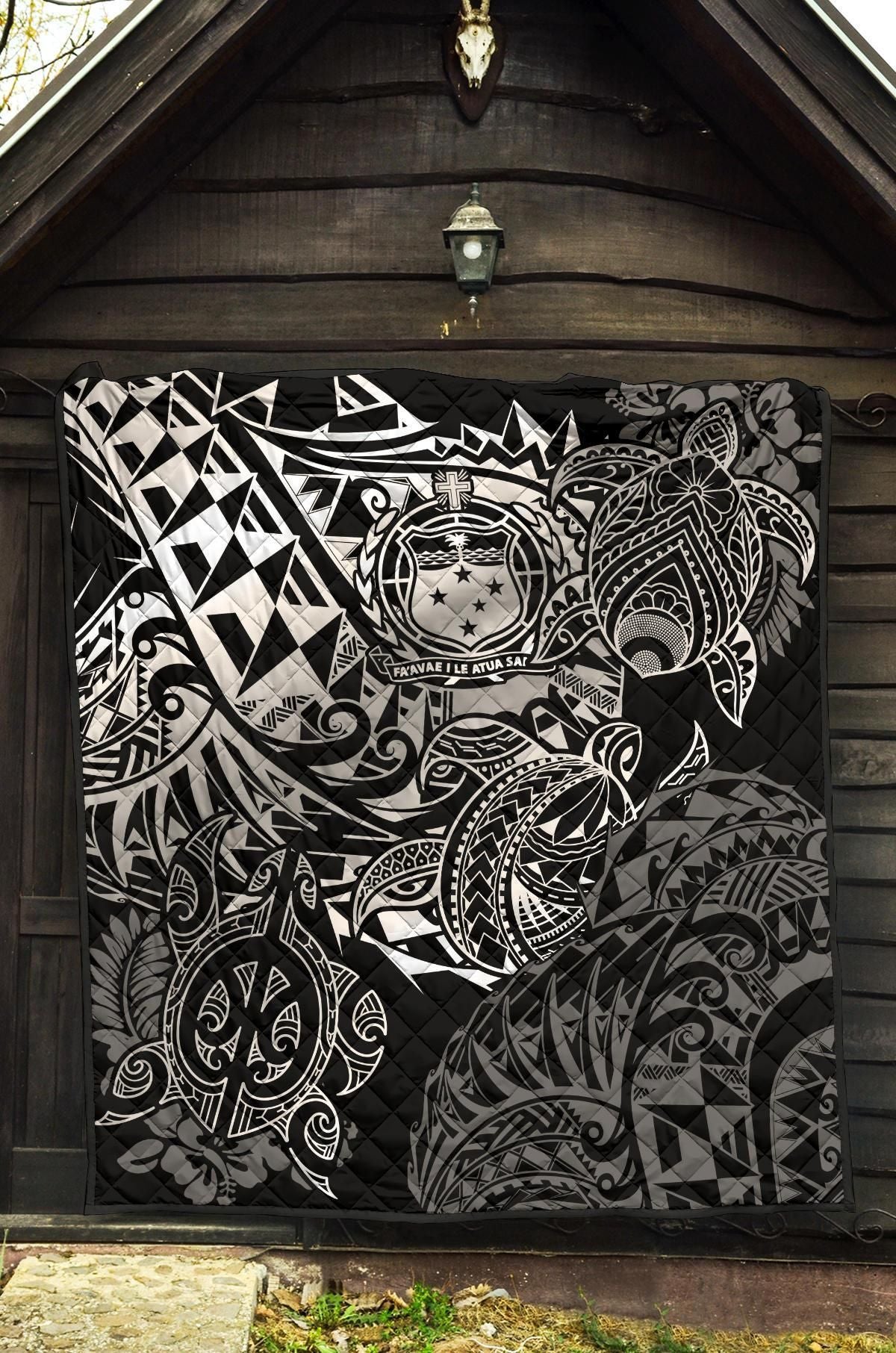 Samoa Polynesian Premium Quilt - White Turtle Flowing