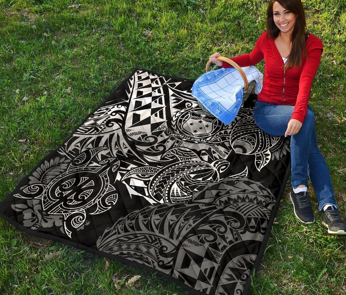 Samoa Polynesian Premium Quilt - White Turtle Flowing