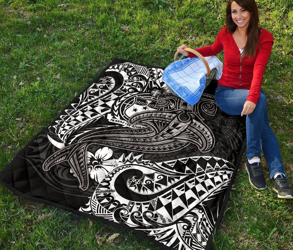 Samoa Premium Quilt - White Shark Polynesian Tattoo