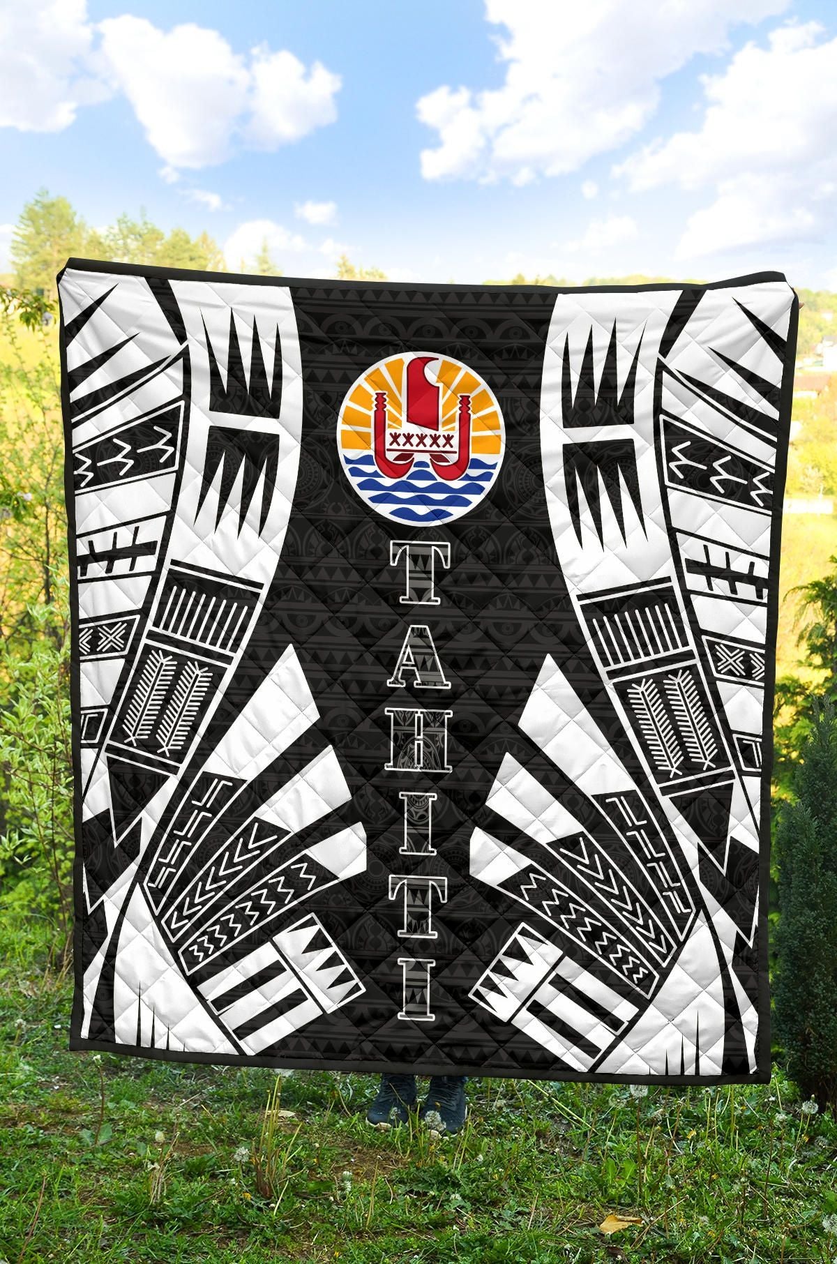 Tahiti Premium Quilt - Tahiti Flag Polynesian White Tattoo (Black)