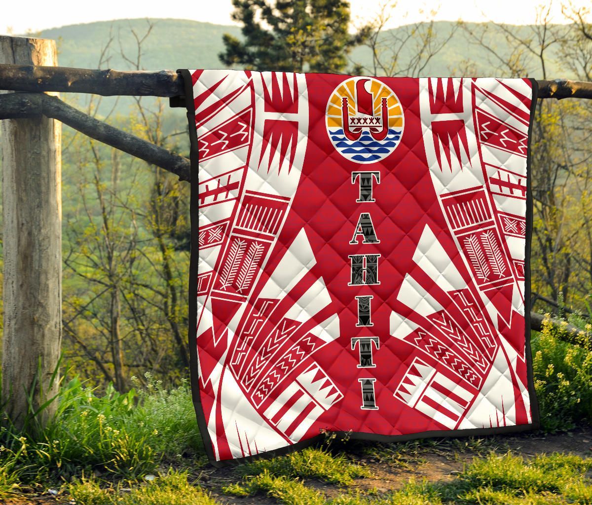 Tahiti Premium Quilt - Tahiti Flag Polynesian White Tattoo (Red)