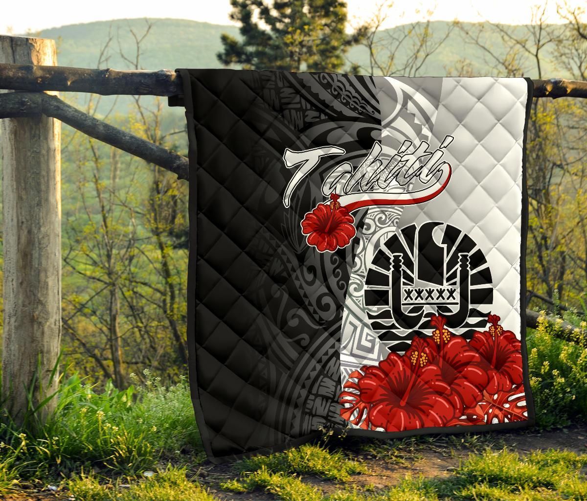 Tahiti Polynesian Premium Quilt - Coat Of Arm With Hibiscus White