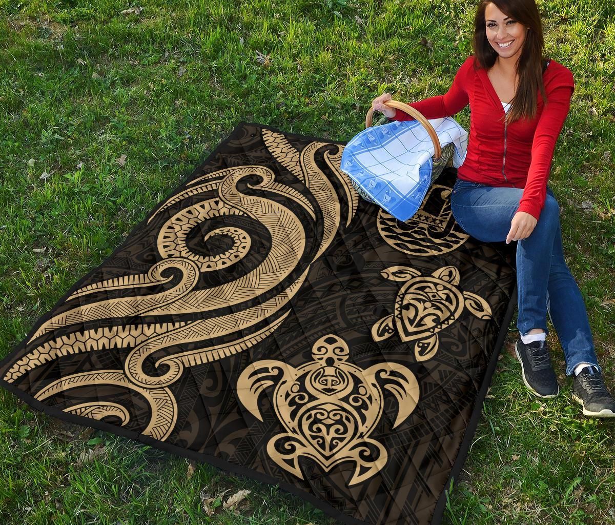 Tahiti Polynesian Premium Quilt - Gold Tentacle Turtle