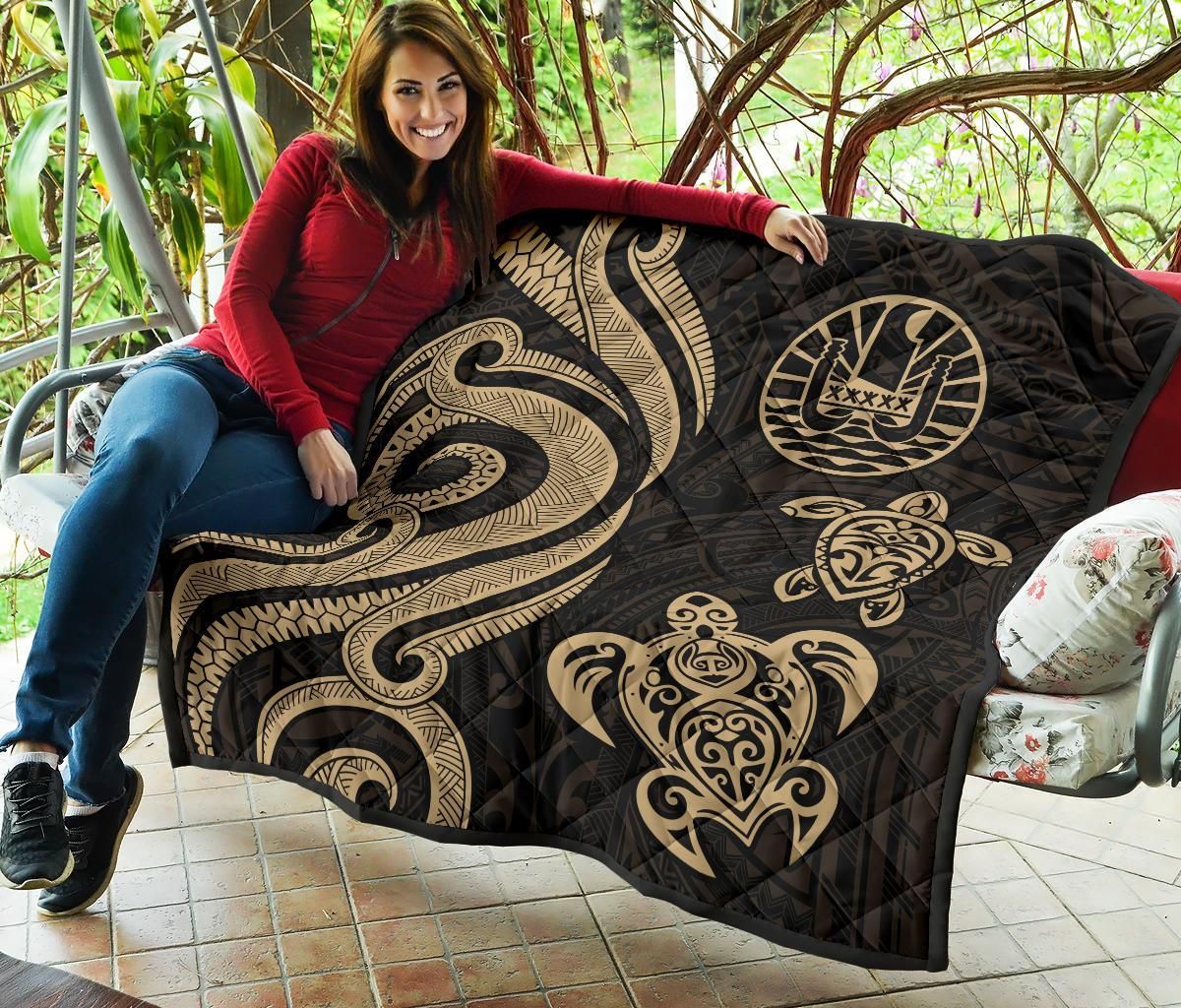Tahiti Polynesian Premium Quilt - Gold Tentacle Turtle