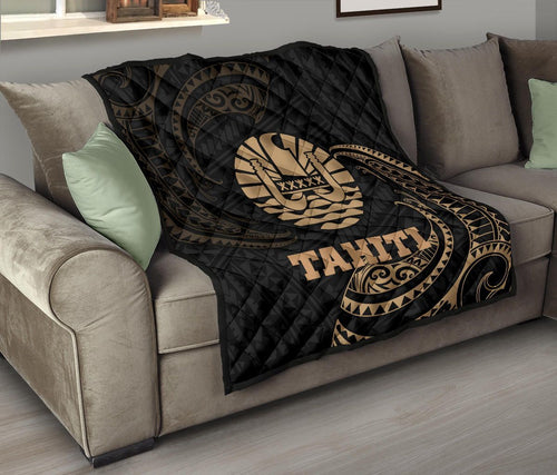 Tahiti Polynesian Premium Quilt - Gold Tribal Wave