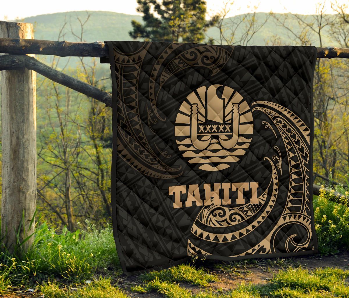 Tahiti Polynesian Premium Quilt - Gold Tribal Wave