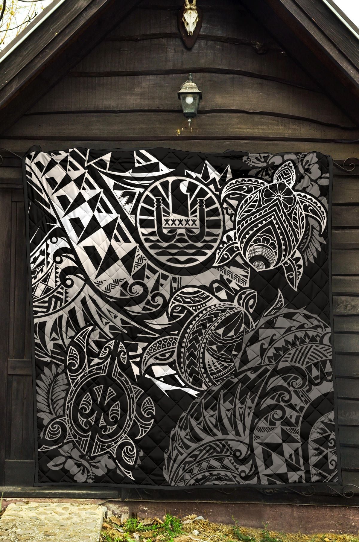 Tahiti Polynesian Premium Quilt - White Turtle Hibiscus Flowing