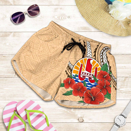 Tahiti Polynesian Women Shorts - Hibiscus Coat of Arm Beige