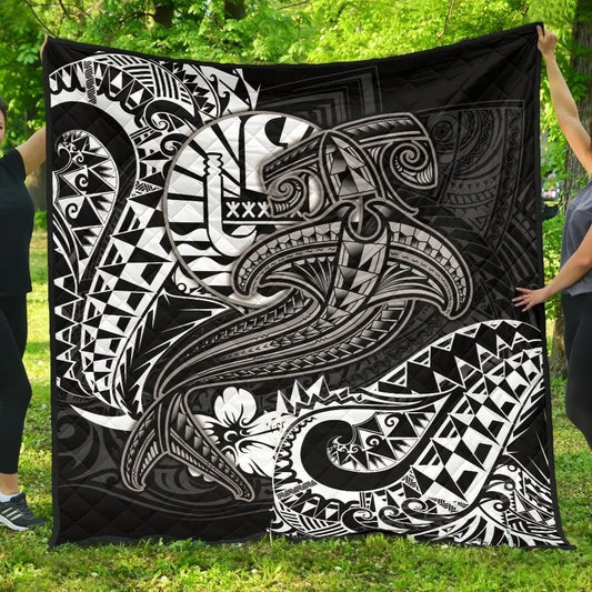 Tahiti Premium Quilt - White Shark Polynesian Tattoo