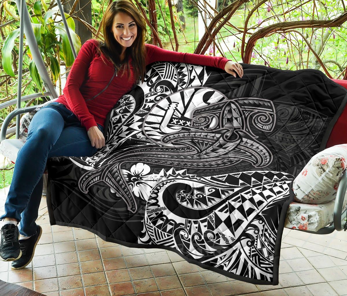 Tahiti Premium Quilt - White Shark Polynesian Tattoo