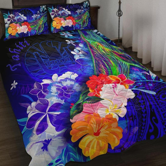 Tahiti Quilt Bed Set - Humpback Whale with Tropical Flowers (Blue)