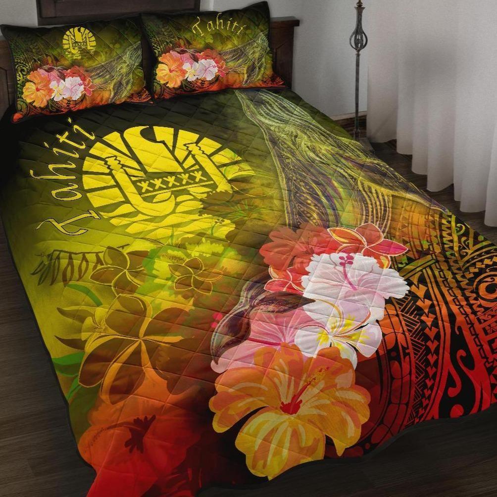 Tahiti Quilt Bed Set - Humpback Whale with Tropical Flowers (Yellow)