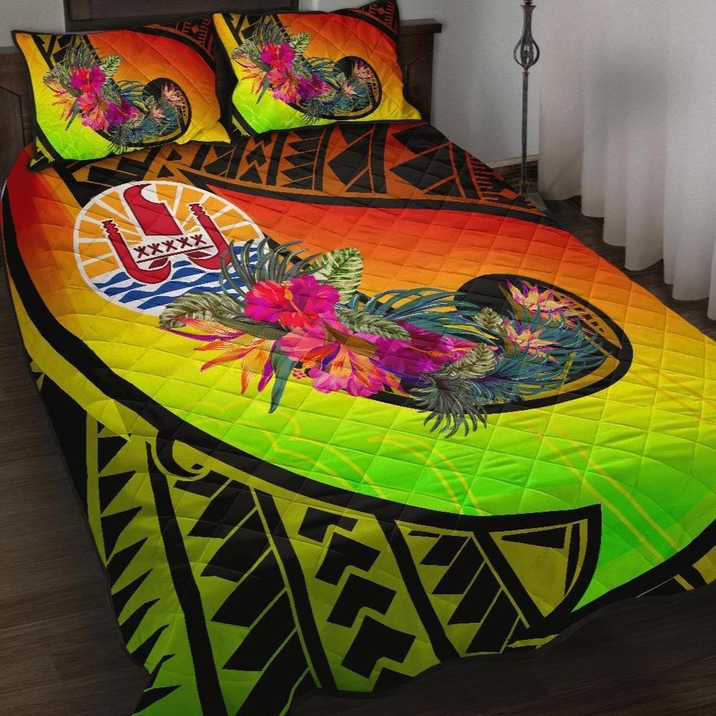 Tahiti Quilt Bed Set - Polynesian Hook And Hibiscus (Reggae)