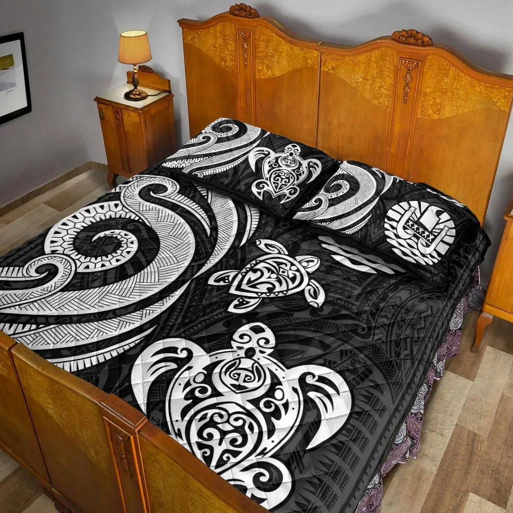 Tahiti Quilt Bed Set - White Tentacle Turtle