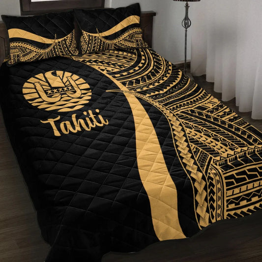 Tahiti Quilt Bed Set - Gold Polynesian Tentacle Tribal Pattern