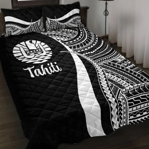 Tahiti Quilt Bed Set - White Polynesian Tentacle Tribal Pattern