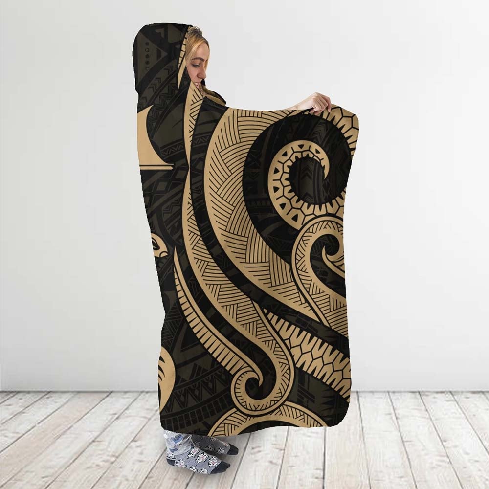 Tokelau Hooded Blanket - Gold Tentacle Turtle