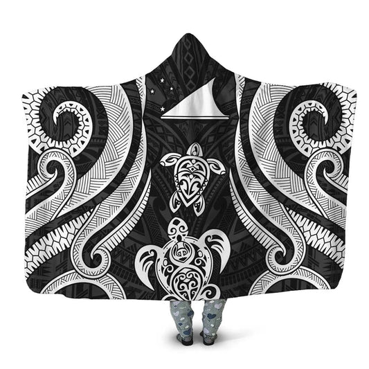Tokelau Hooded Blanket - White Tentacle Turtle