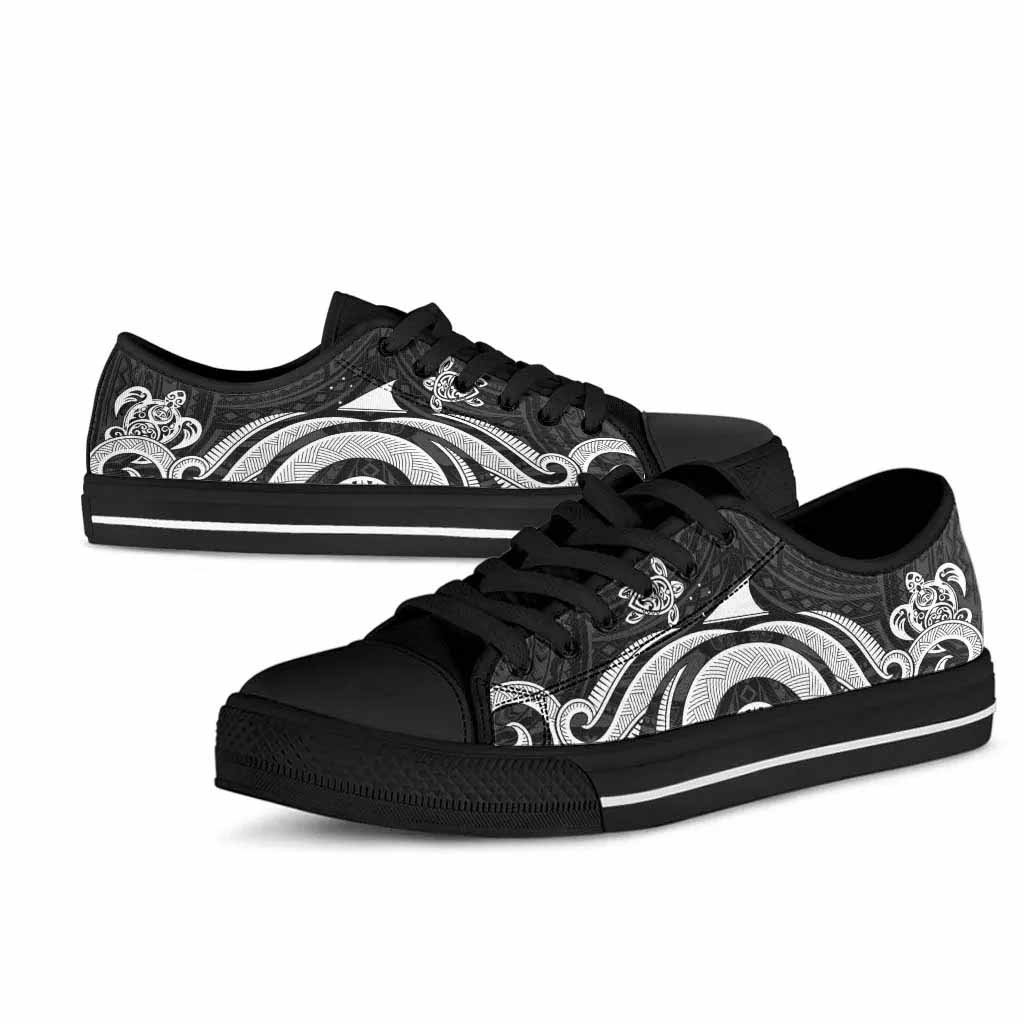 Tokelau Low Top Canvas Shoes - White Tentacle Turtle