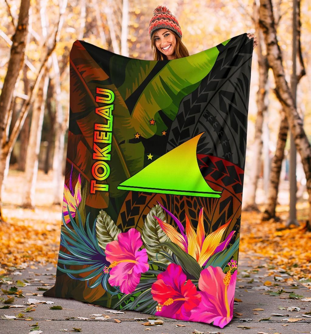 Tokelau Polynesian Premium Blanket - Hibiscus and Banana Leaves