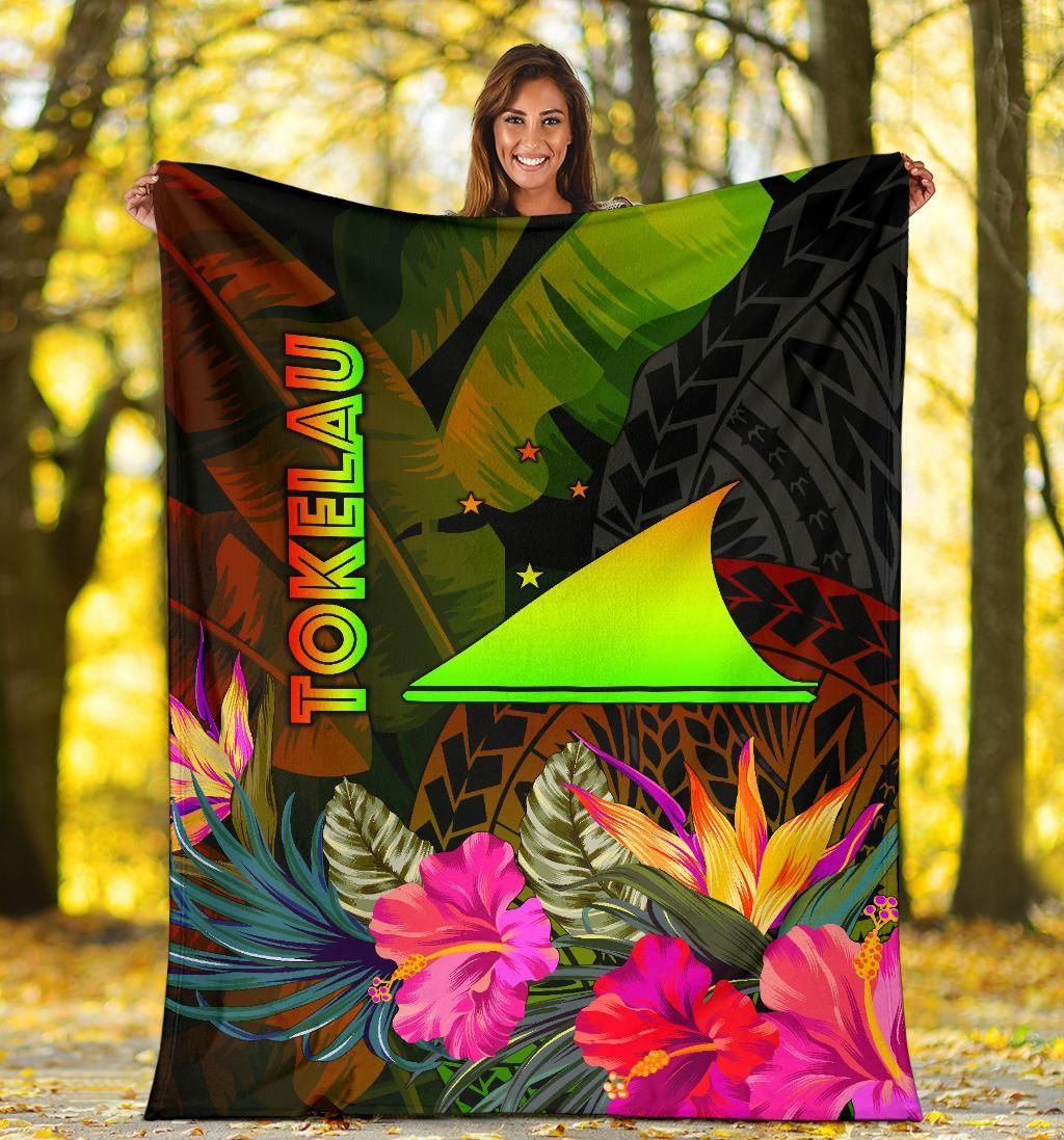 Tokelau Polynesian Premium Blanket - Hibiscus and Banana Leaves