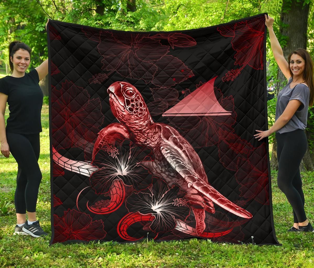 Tokelau Polynesian Premium Quilt - Turtle With Blooming Hibiscus Red