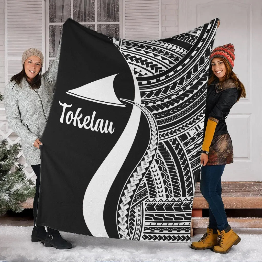 Tokelau Premium Blanket - White Polynesian Tentacle Tribal Pattern