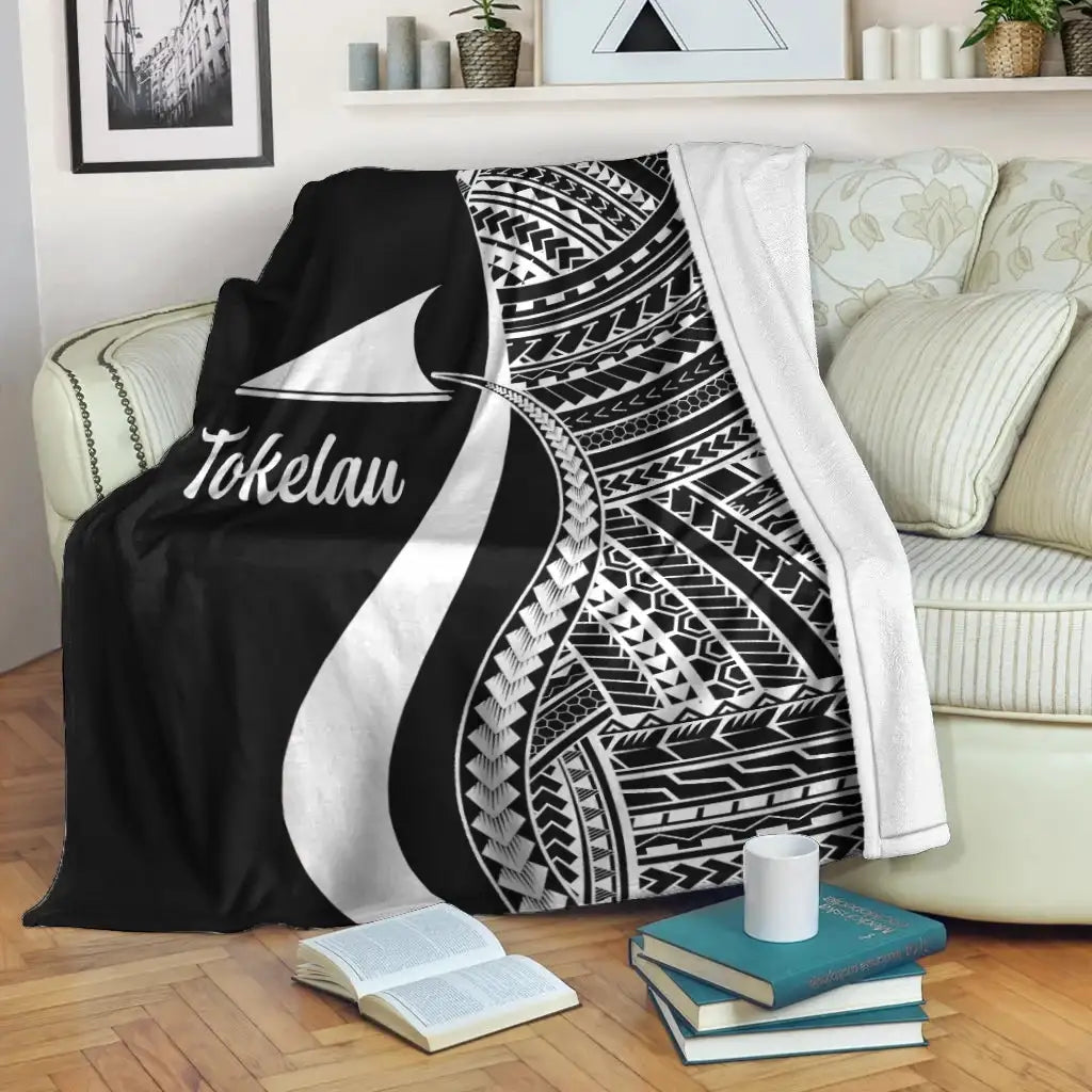 Tokelau Premium Blanket - White Polynesian Tentacle Tribal Pattern