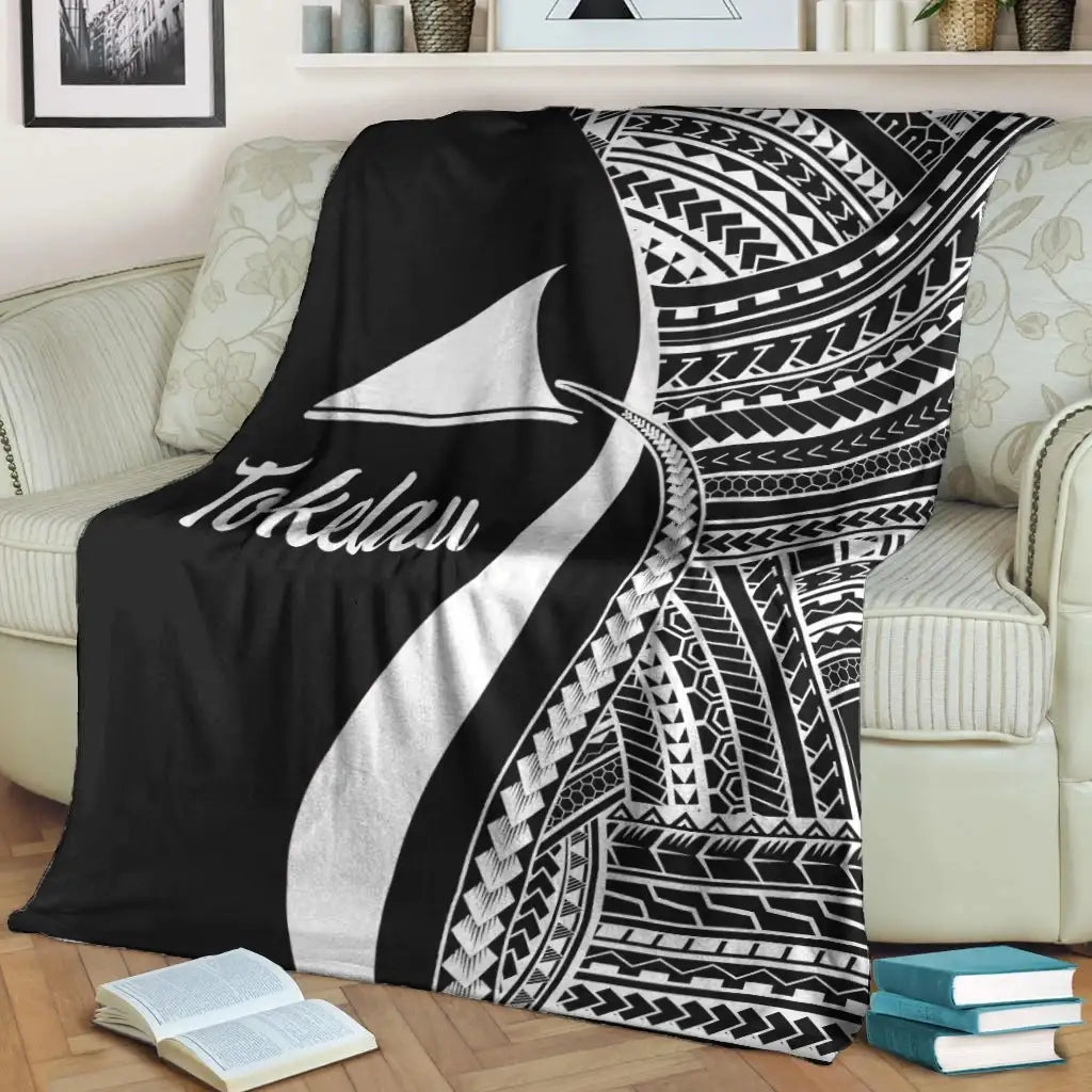 Tokelau Premium Blanket - White Polynesian Tentacle Tribal Pattern