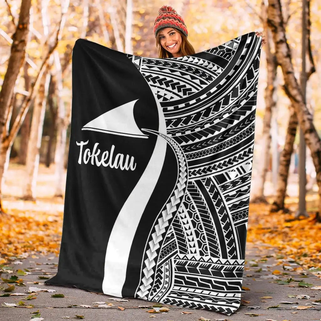 Tokelau Premium Blanket - White Polynesian Tentacle Tribal Pattern
