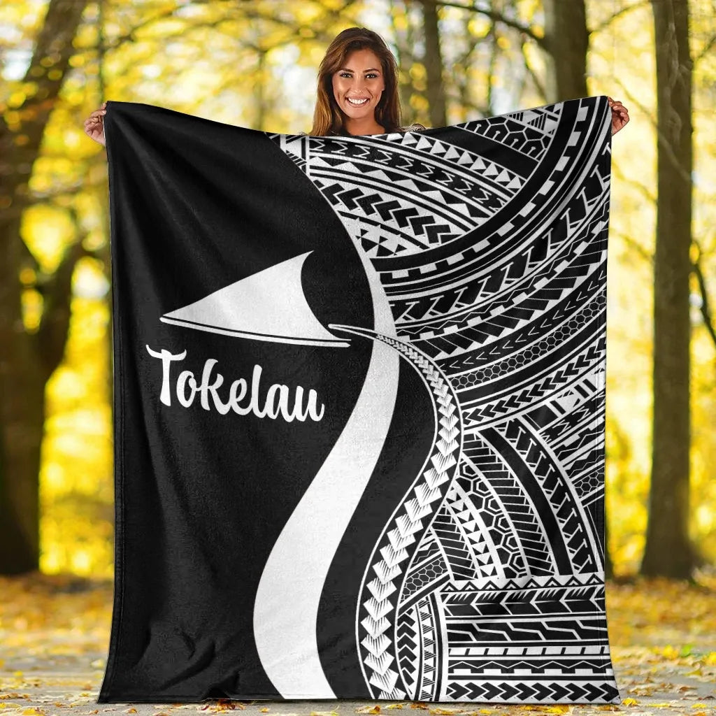 Tokelau Premium Blanket - White Polynesian Tentacle Tribal Pattern