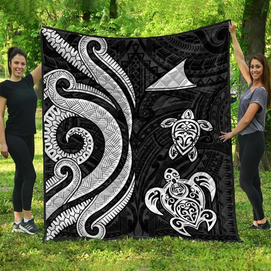 Tokelau Premium Quilt - White Tentacle Turtle