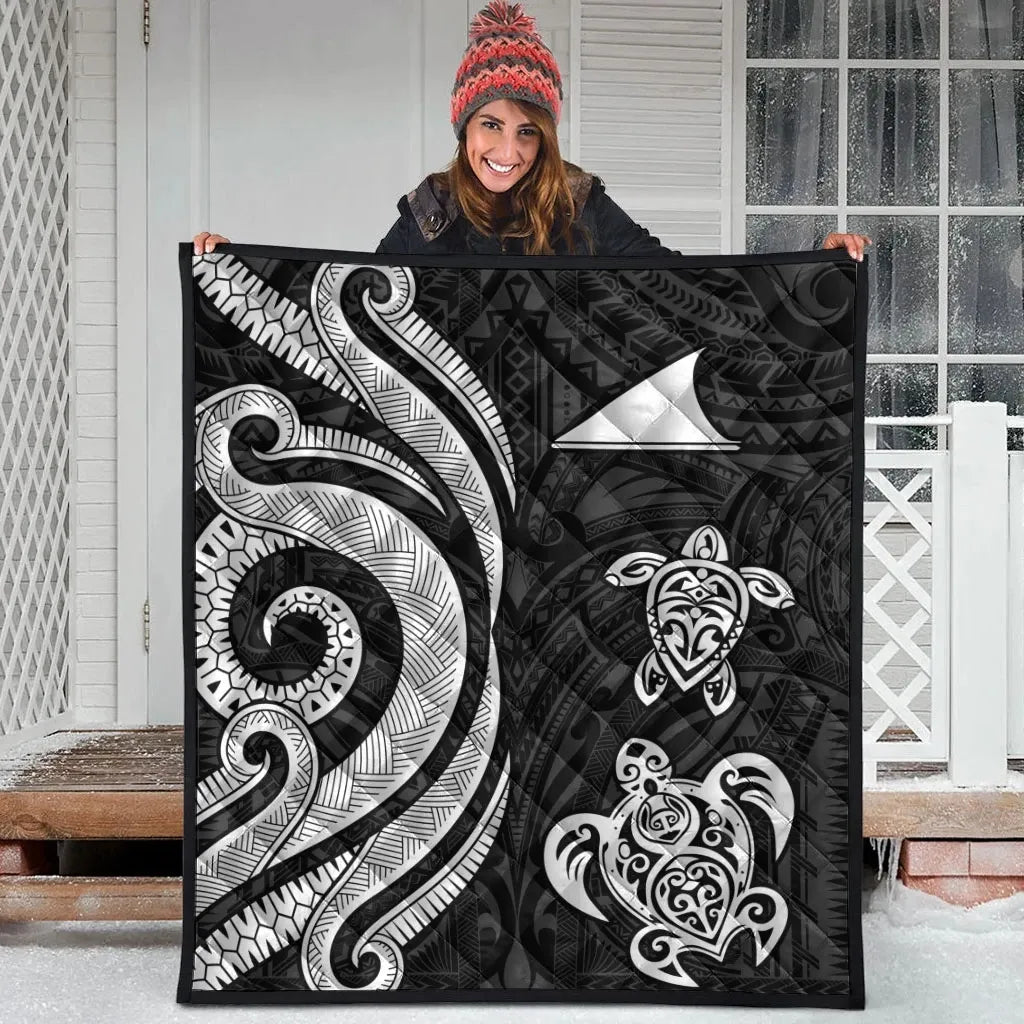 Tokelau Premium Quilt - White Tentacle Turtle